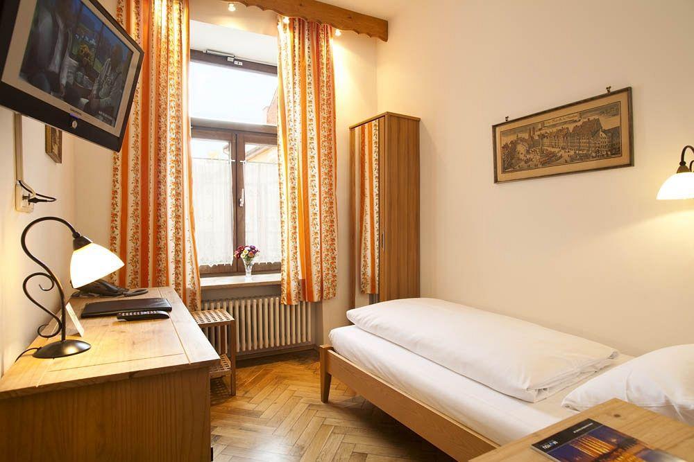 Hotel Hahn Мюнхен Екстер'єр фото